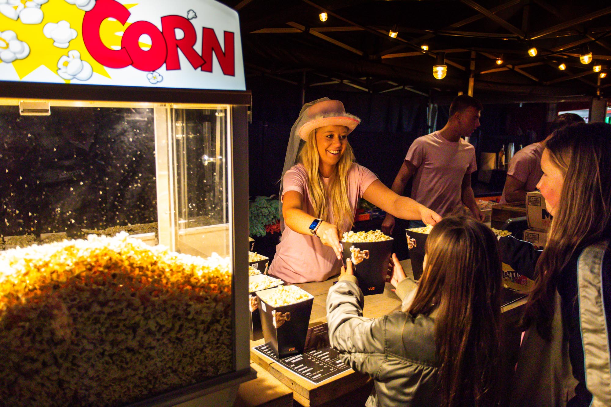 Horeca met sfeerverlichting in het bos